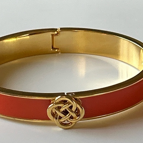 STELLA & DOT ENAMEL HINGED LINDSAY BANGLE BRACELET - Picture 6 of 9